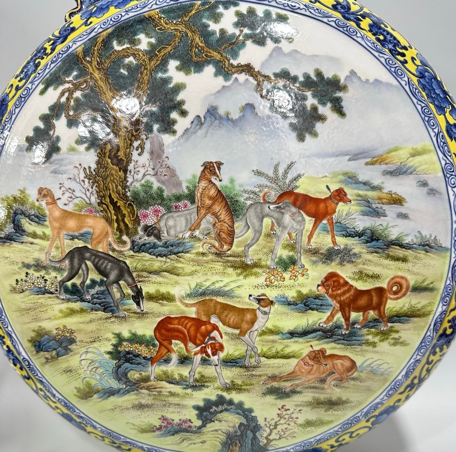Qing Dynasty Qianlong Enamel vase with blue and white flowers on yellow ground