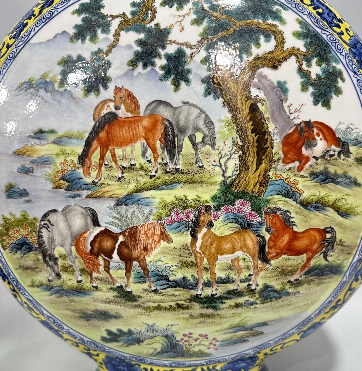 Qing Dynasty Qianlong Enamel vase with blue and white flowers on yellow ground