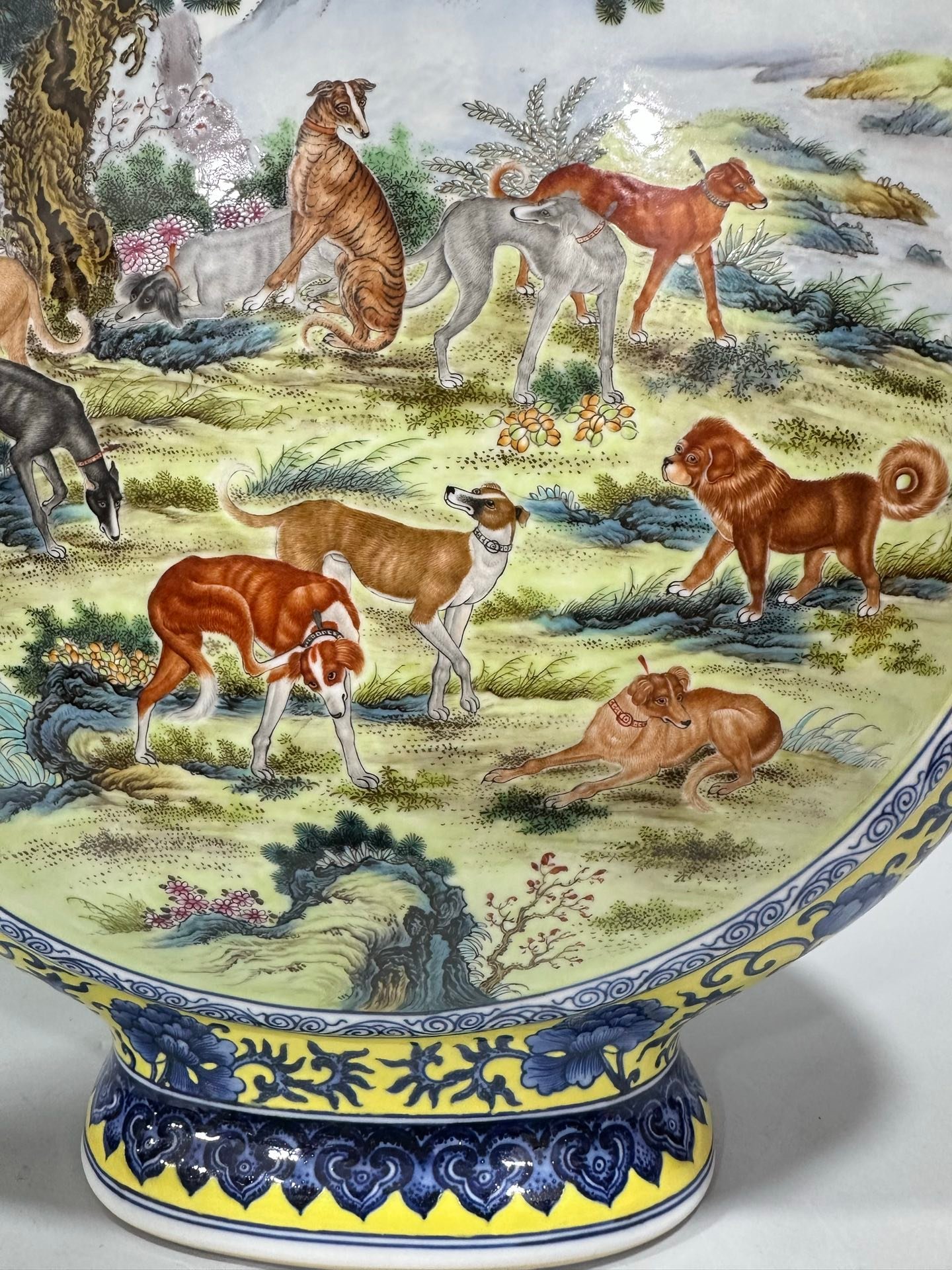 Qing Dynasty Qianlong Enamel vase with blue and white flowers on yellow ground