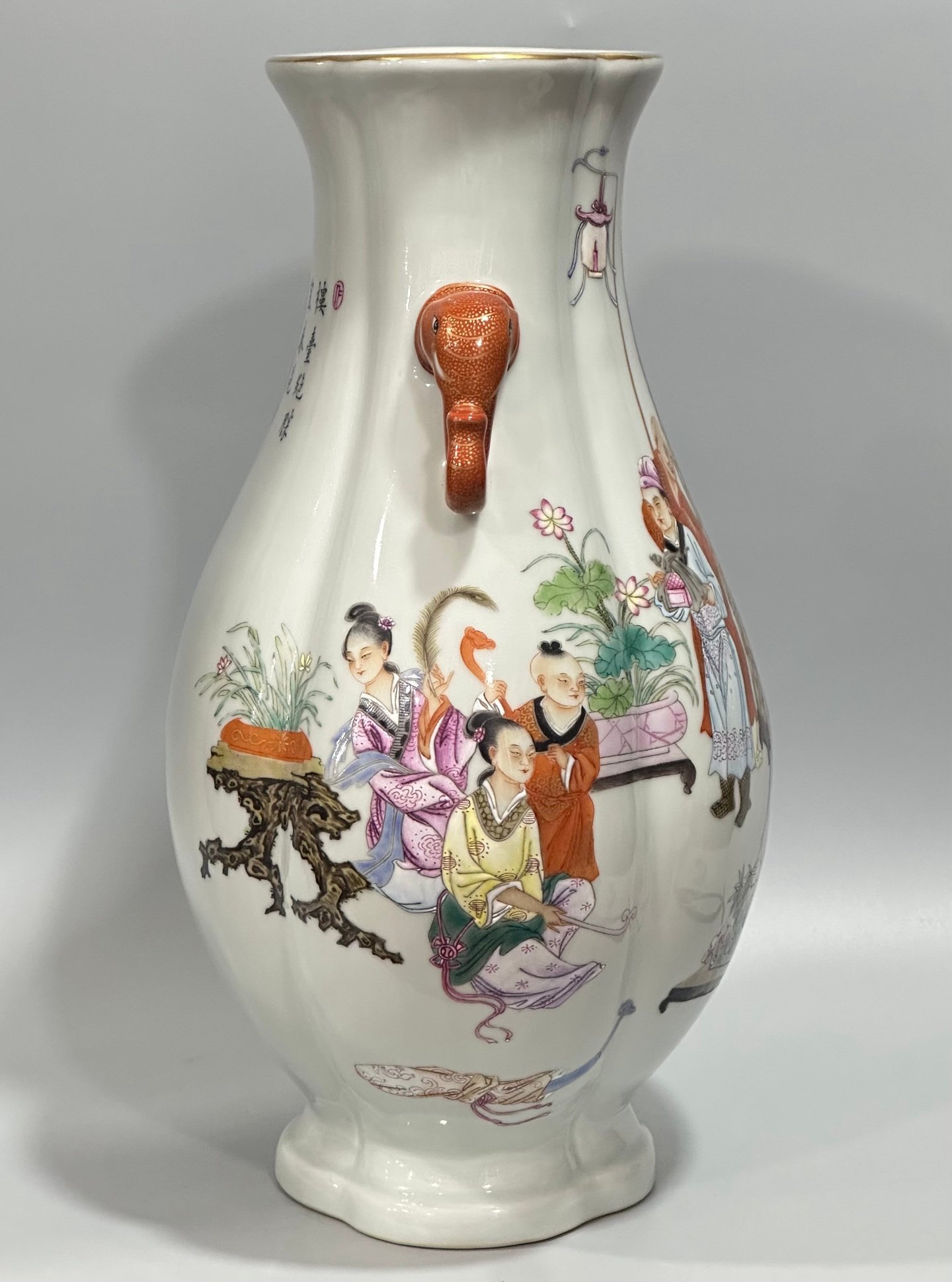 Qing Dynasty Qianlong double-eared begonia vase with pastel colors of elegant figures