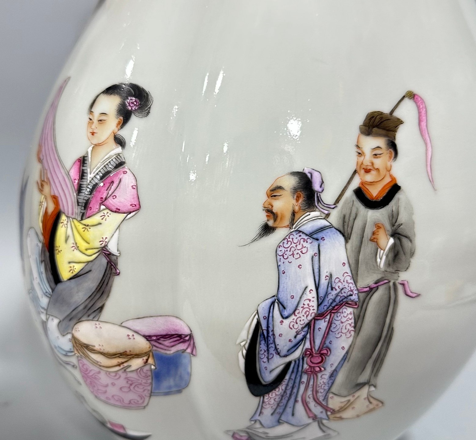 Qing Dynasty Qianlong double-eared begonia vase with pastel colors of elegant figures