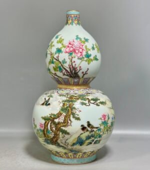 Qing Dynasty Qianlong Pastel gourd vase with flowers and birds poetry