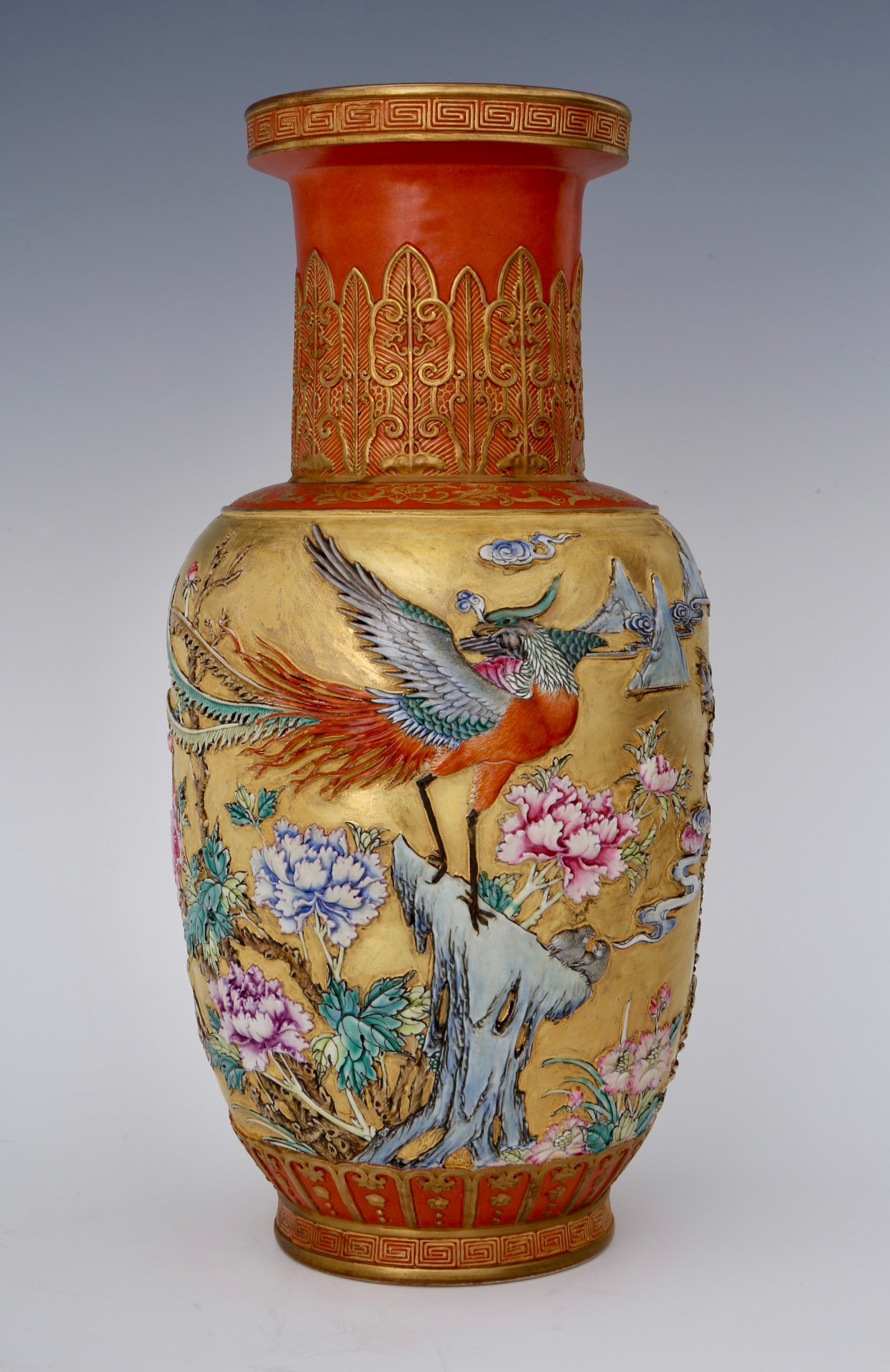 Qing Dynasty Qianlong Pastel gold engraved vase with flowers and birds