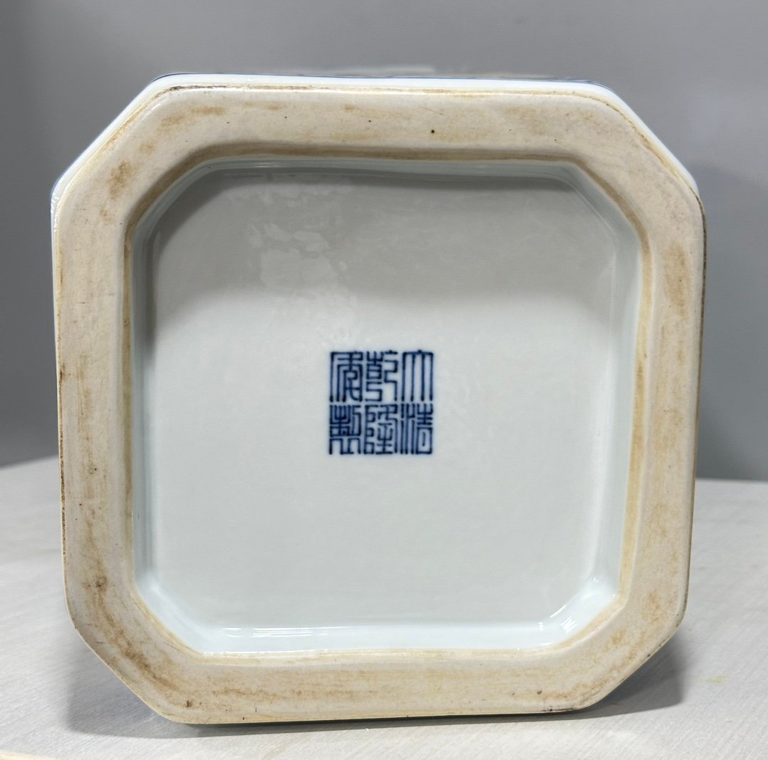 Qing Dynasty Qianlong Pastel blue and white tangled branches window landscape pavilion and figure square vase