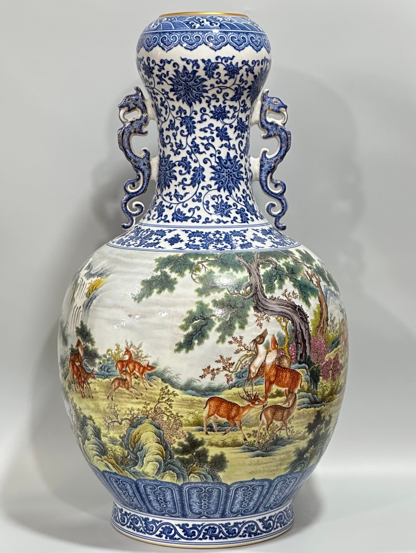 Qing Dynasty Qianlong Blue lace amphora