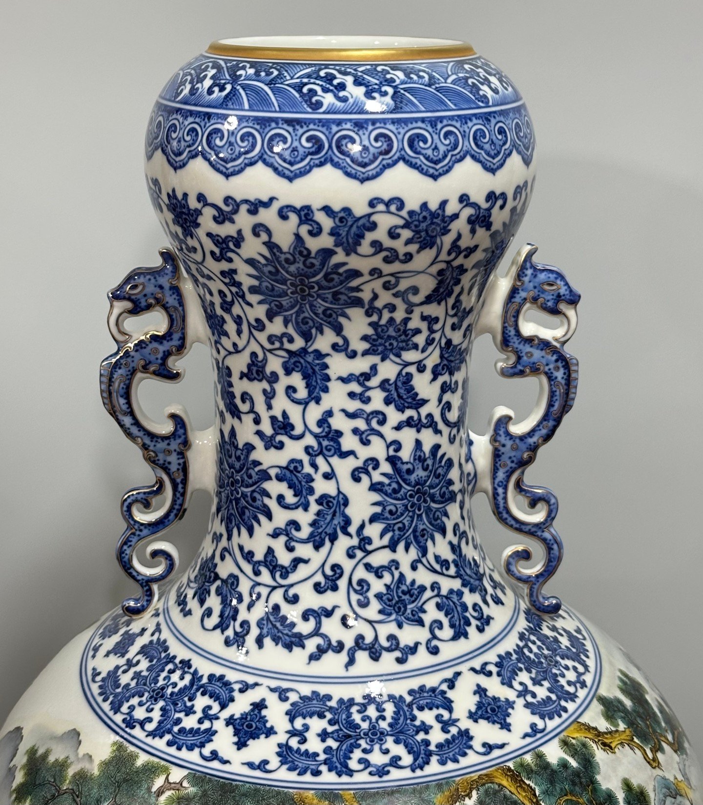 Qing Dynasty Qianlong Blue lace amphora