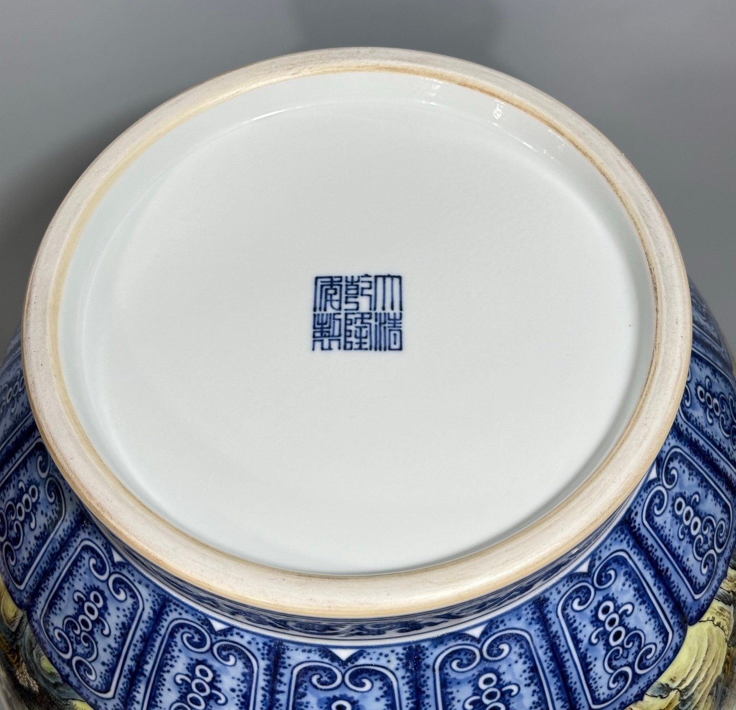 Qing Dynasty Qianlong Blue lace amphora