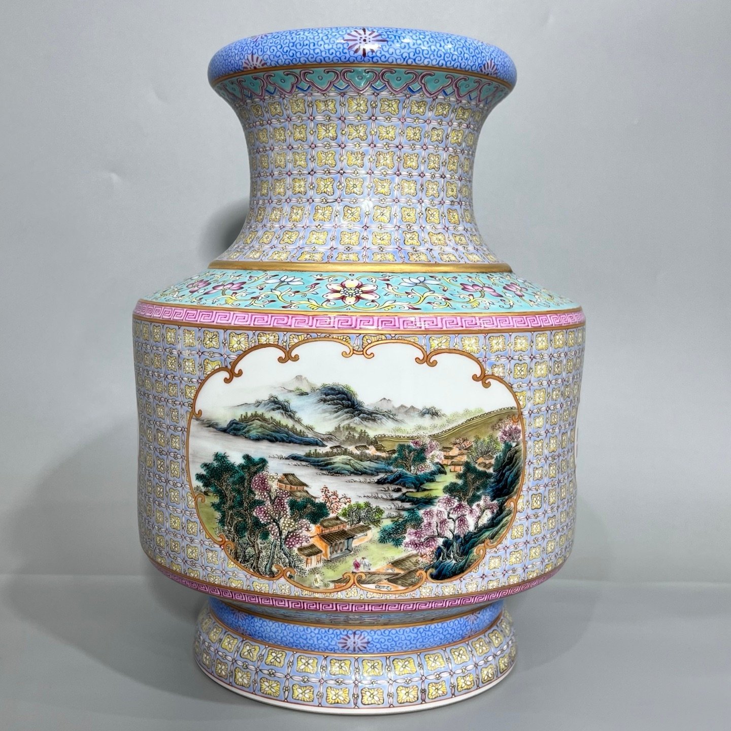 Qing Dynasty Qianlong A pankou statue of landscape with pastel