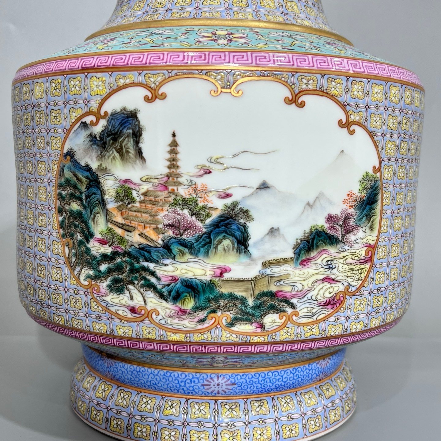 Qing Dynasty Qianlong A pankou statue of landscape with pastel