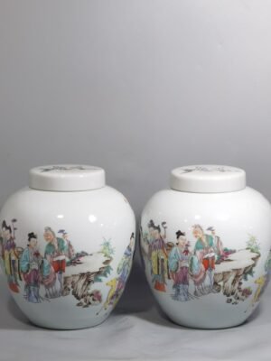 Qing Dynasty Yongzheng pastel jar with story and lid