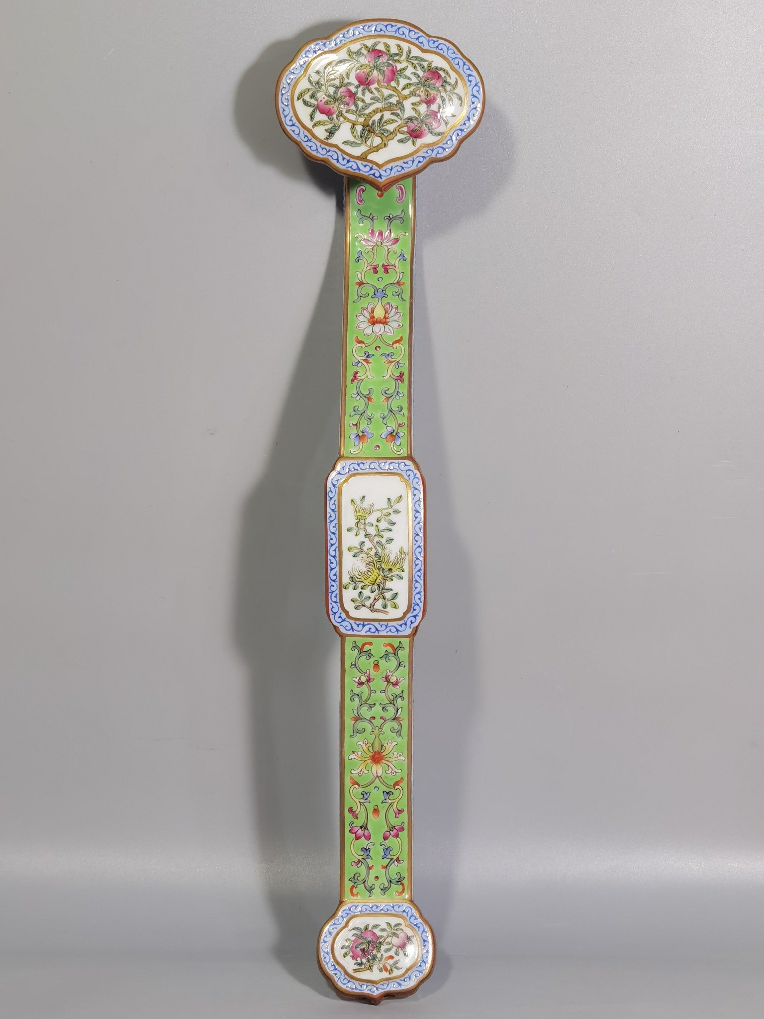 Qing Dynasty Qianlong pastel green space with windows longevity Ruyi