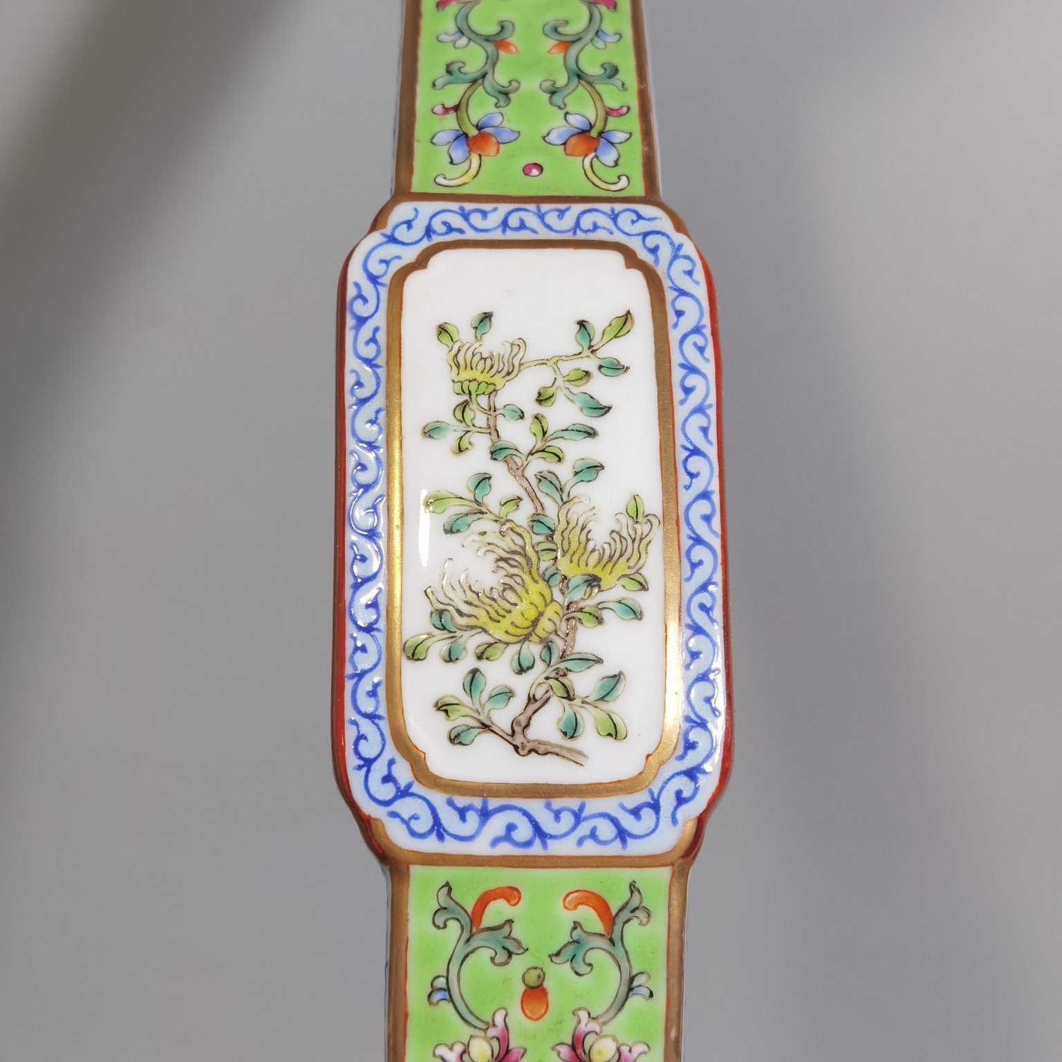 Qing Dynasty Qianlong pastel green space with windows longevity Ruyi