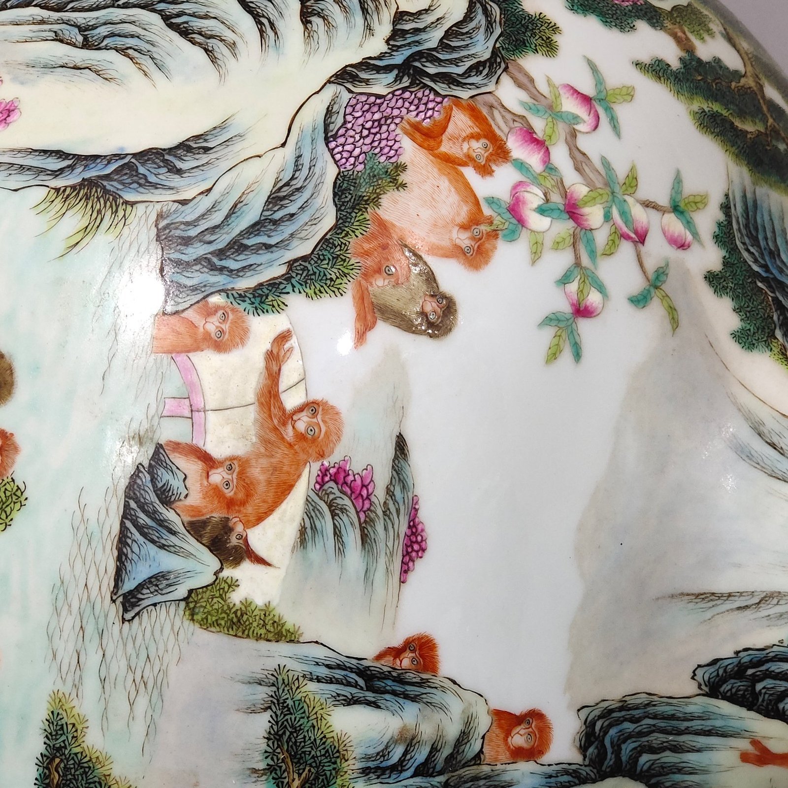 Qing Dynasty Qianlong the Hundred Monkeys Heavenly Sphere Vase