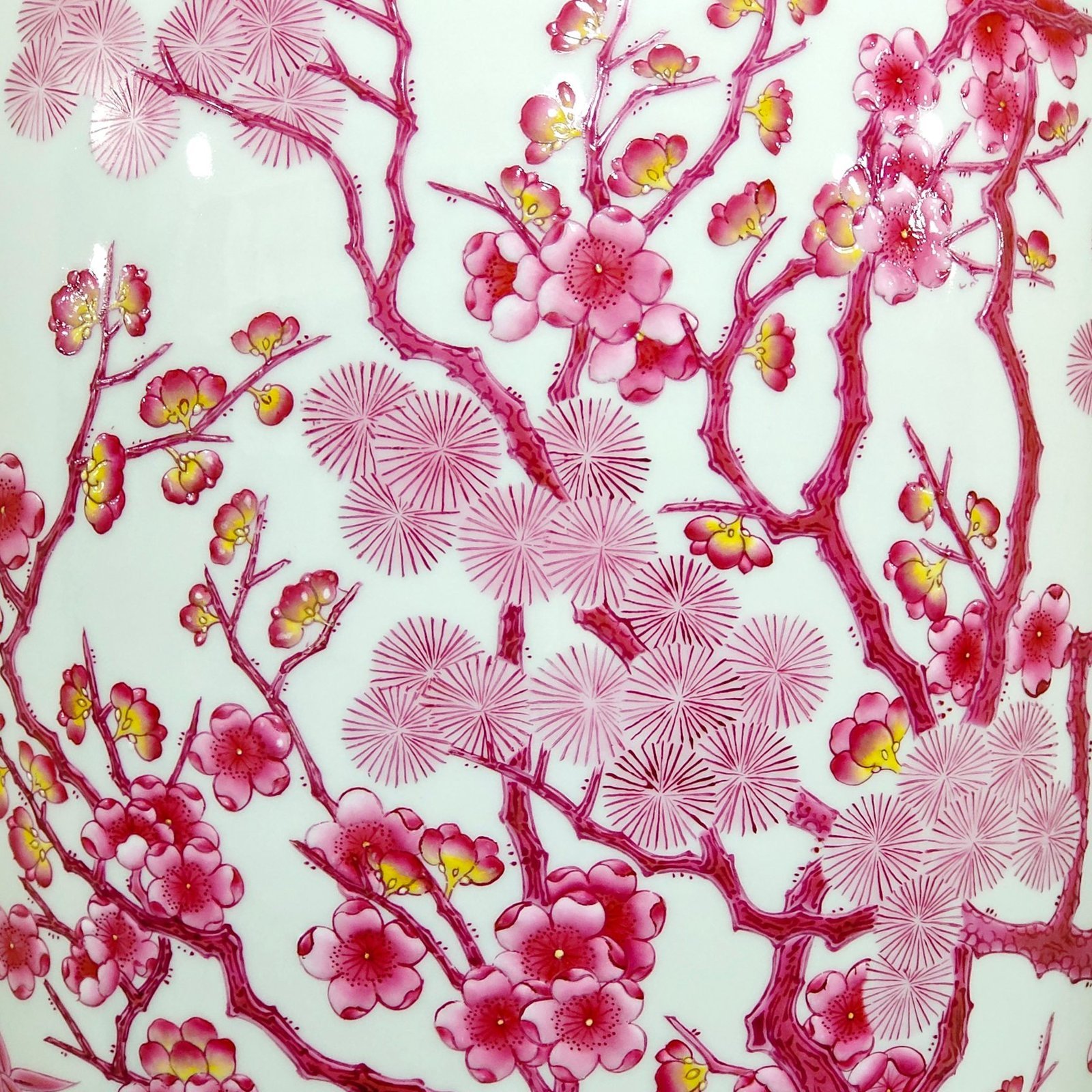 Qing Dynasty Qianlong agate red pine bamboo and plum vase