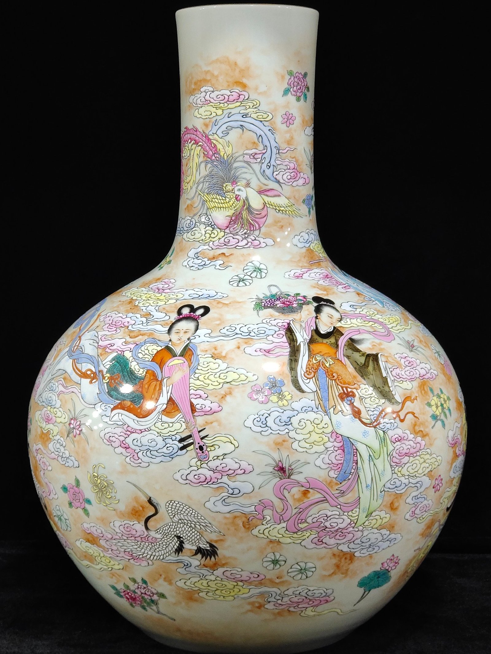 Qing Dynasty Qianlong Seven Fairies Descend to Earth Celestial Ball Vase