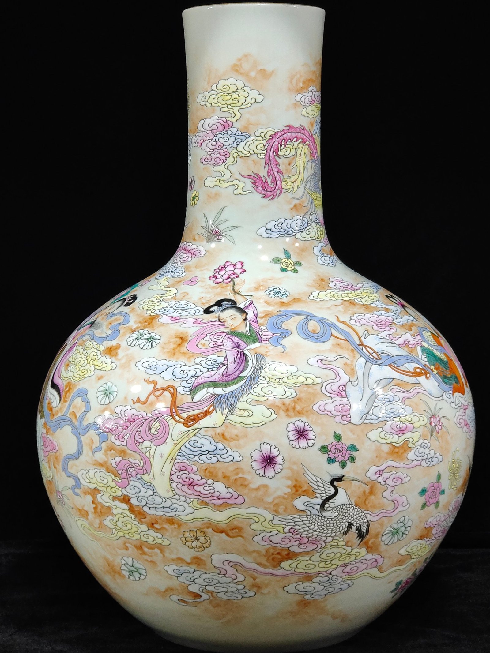 Qing Dynasty Qianlong Seven Fairies Descend to Earth Celestial Ball Vase