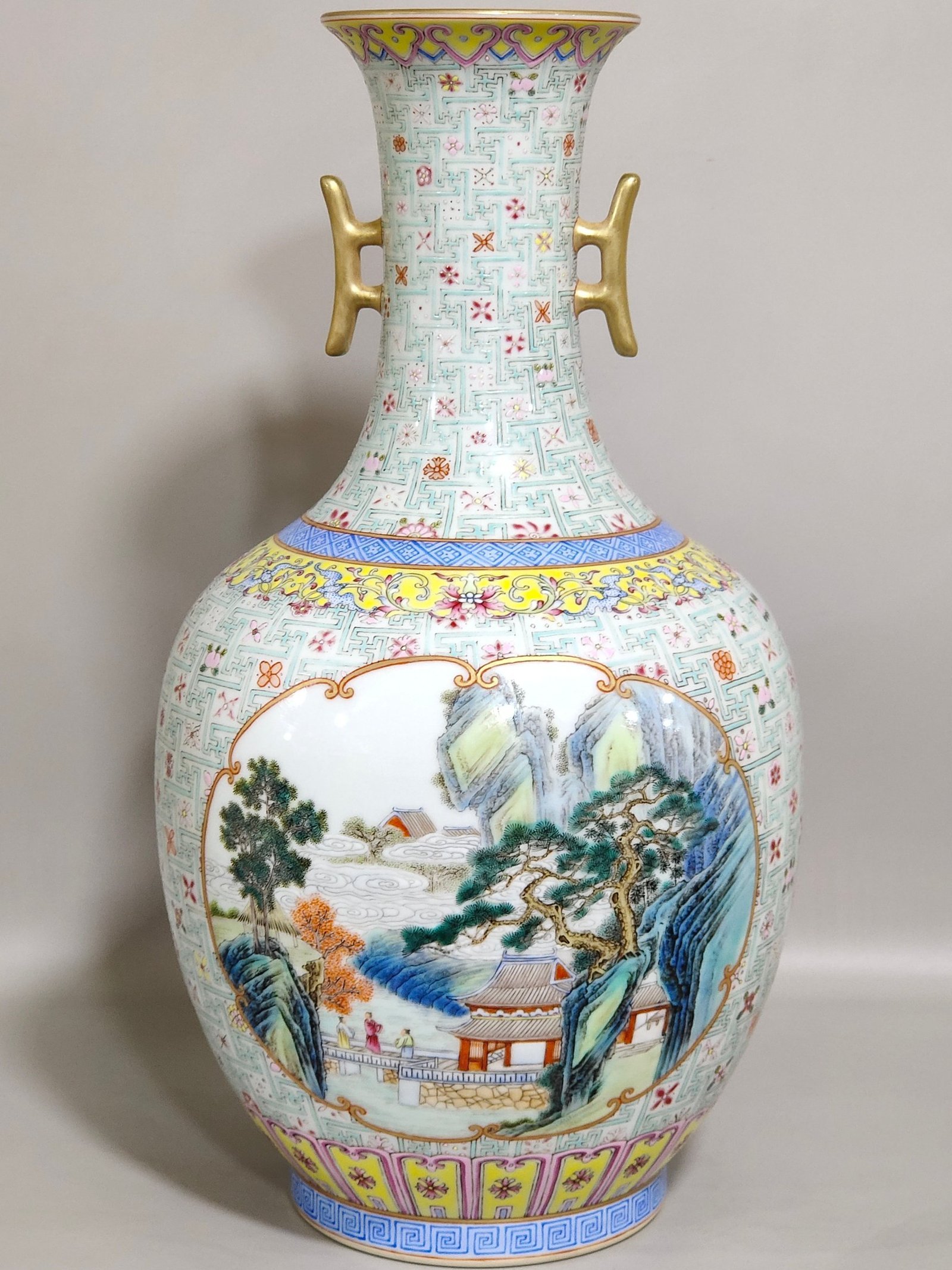 Qing Dynasty Qianlong swastika pattern window figure landscape amphora