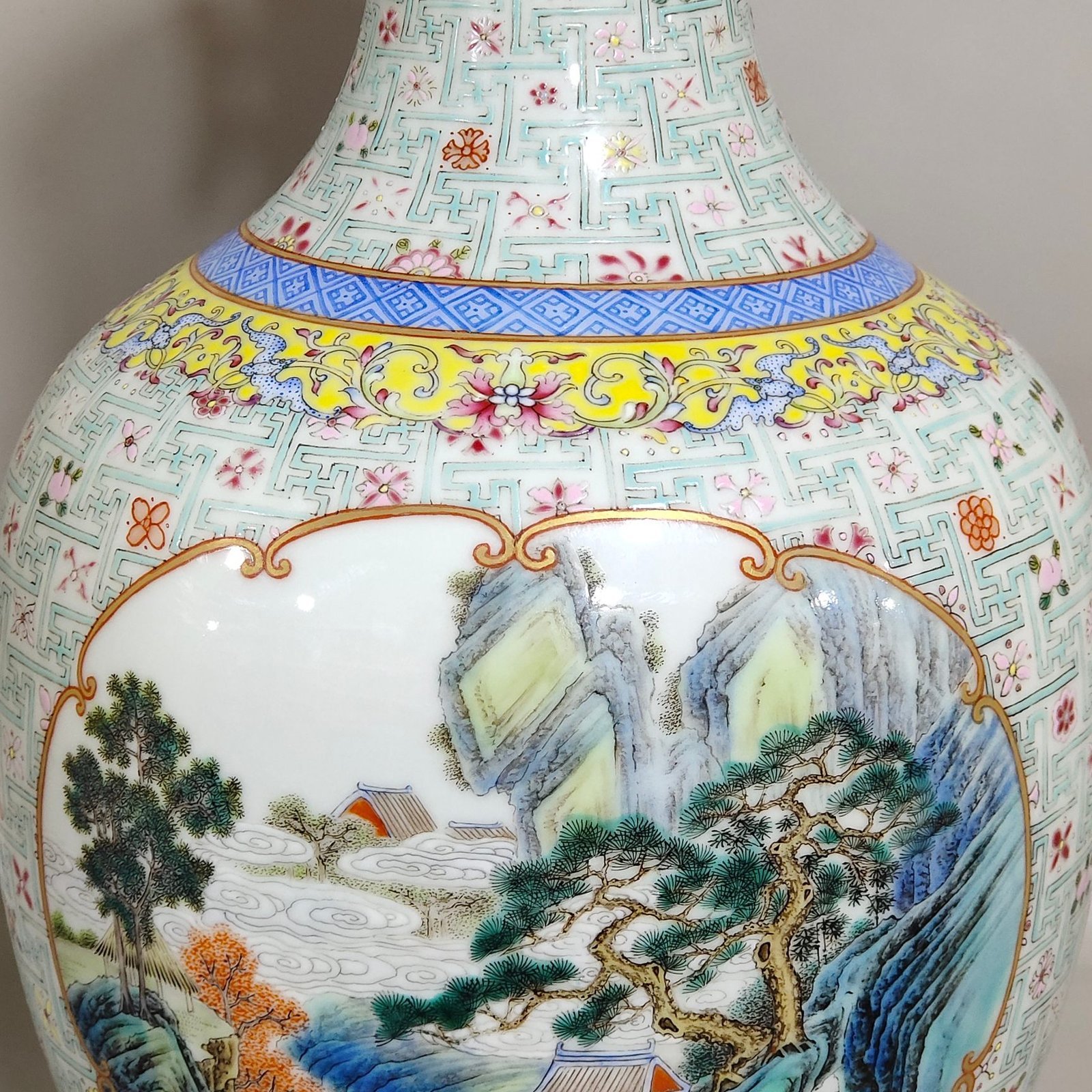 Qing Dynasty Qianlong swastika pattern window figure landscape amphora