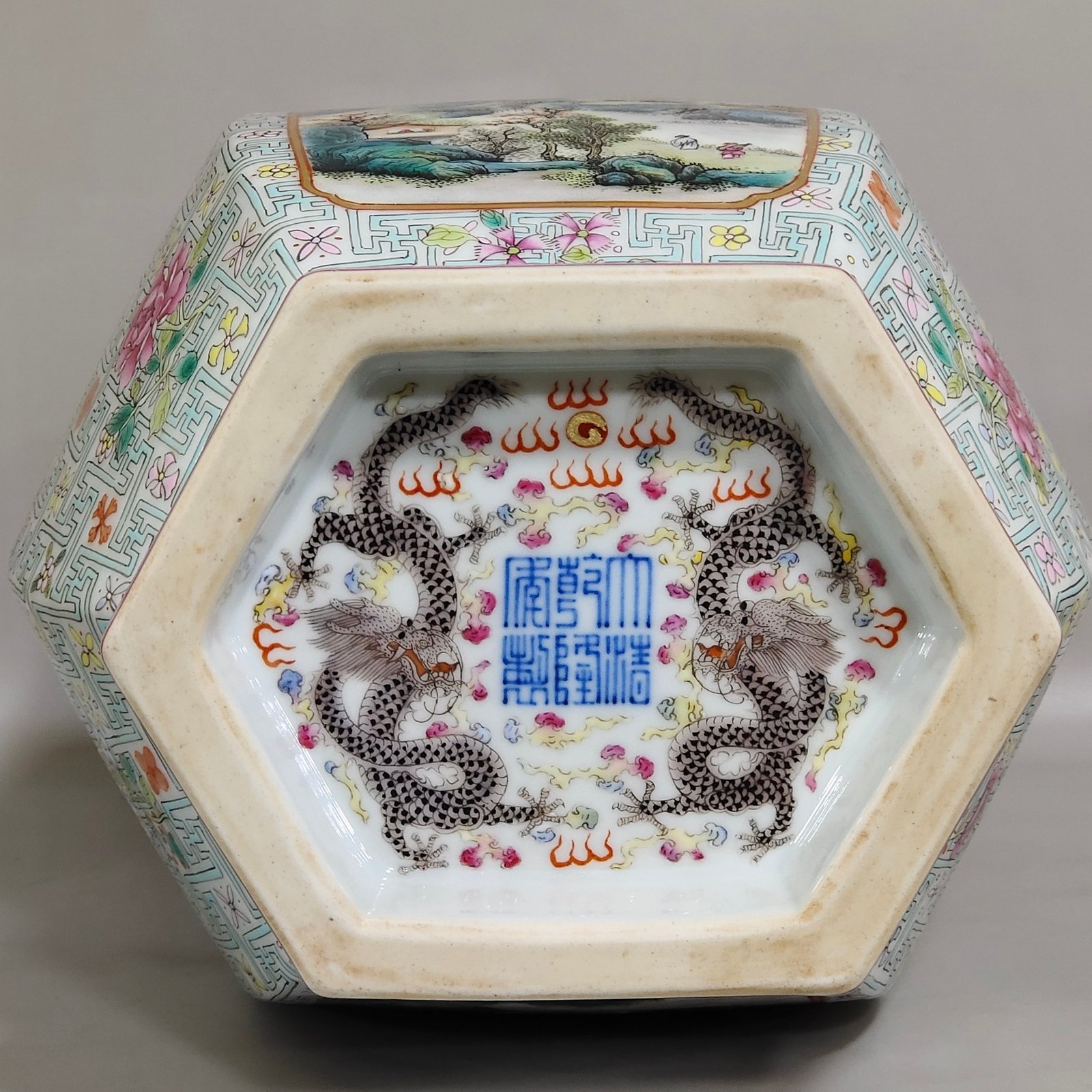 Qing Dynasty Qianlong open window landscape poem inscribed with dragon bottom six-sided amphorae