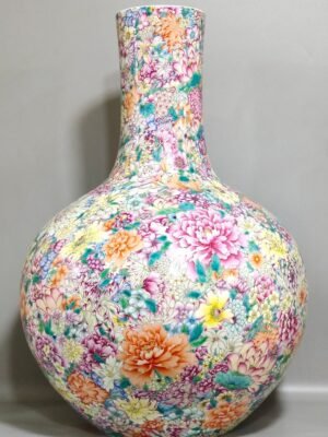 Qing Dynasty Qianlong Ten Thousand Flowers Celestial Vase