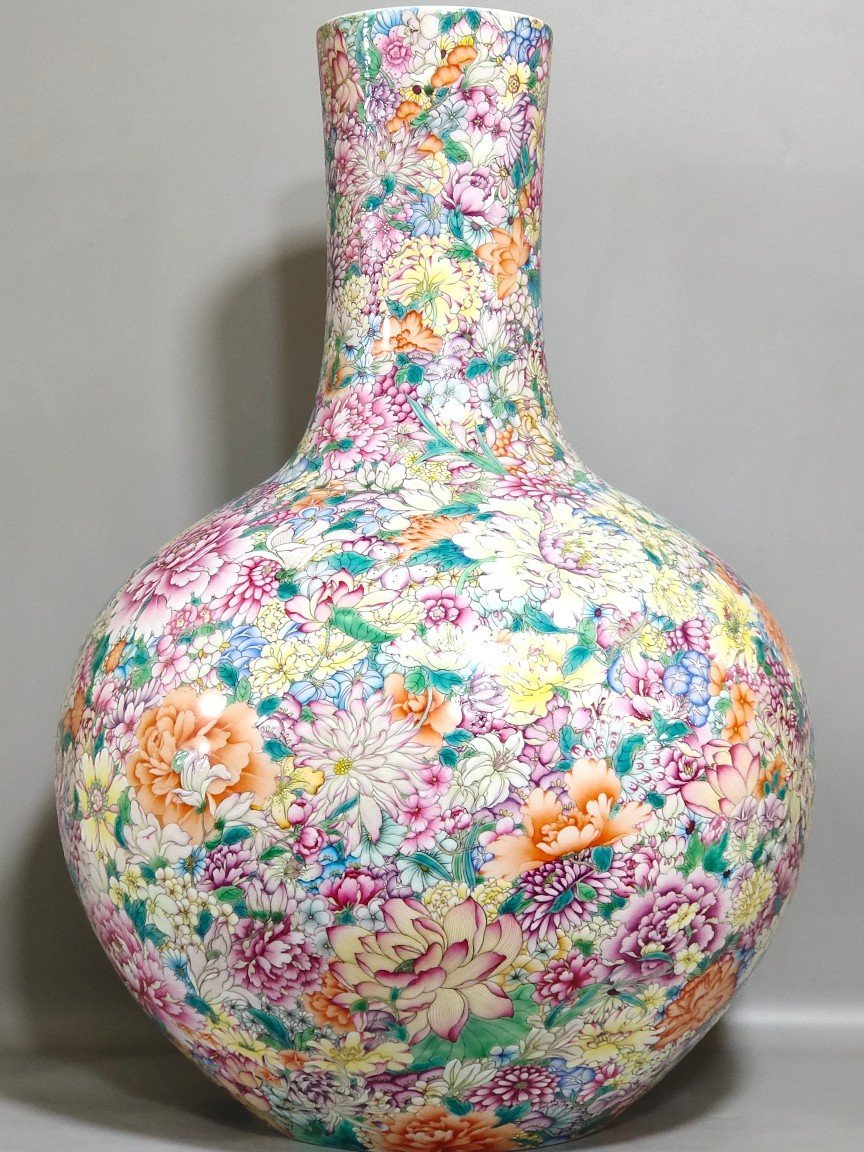 Qing Dynasty Qianlong Ten Thousand Flowers Celestial Vase