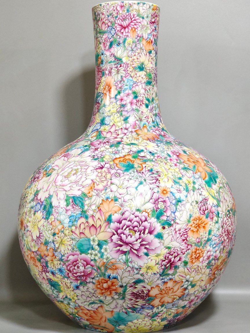 Qing Dynasty Qianlong Ten Thousand Flowers Celestial Vase