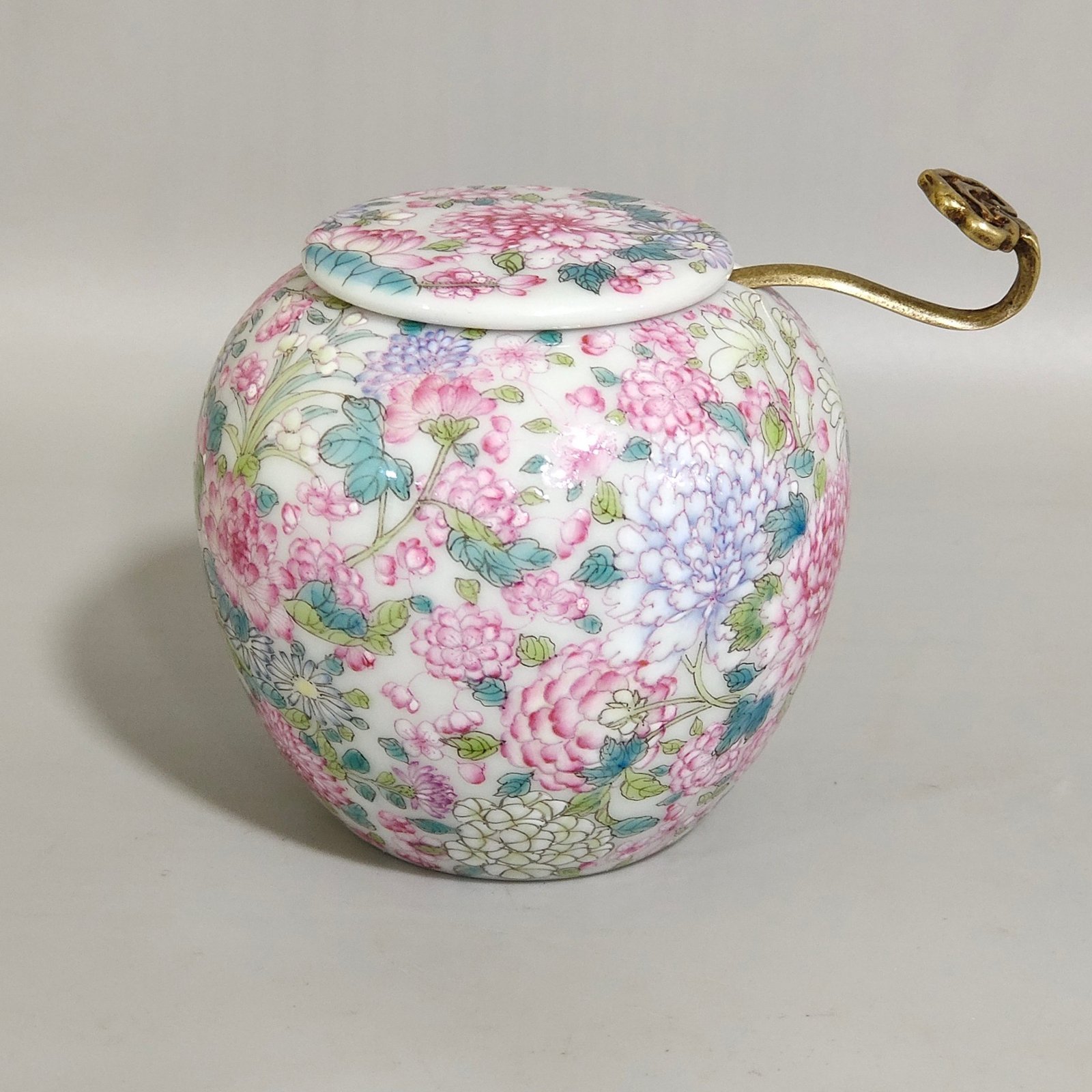 Qing Dynasty Qianlong Ten Thousand Flowers Sugar Bowl