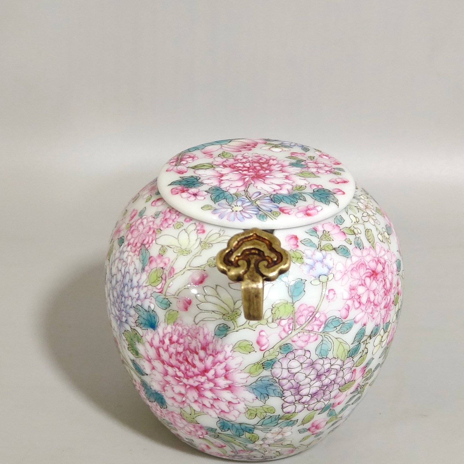 Qing Dynasty Qianlong Ten Thousand Flowers Sugar Bowl