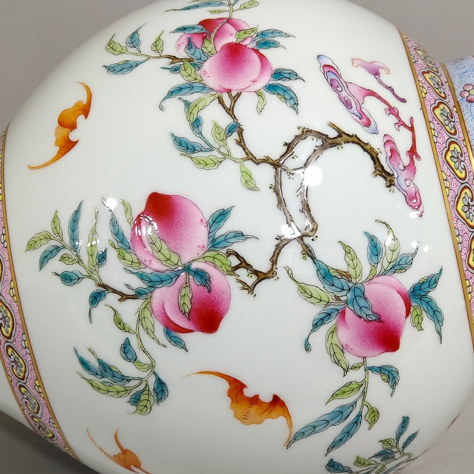Qing Dynasty Qianlong famille rose pomegrant flask