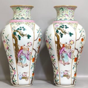Qing Dynasty Qianlong three-star gift plum vase