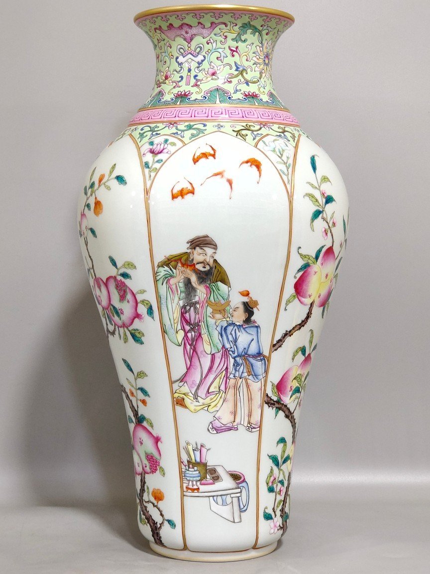 Qing Dynasty Qianlong three-star gift plum vase