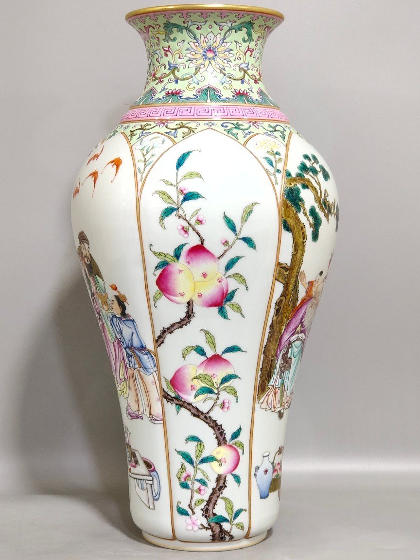 Qing Dynasty Qianlong three-star gift plum vase