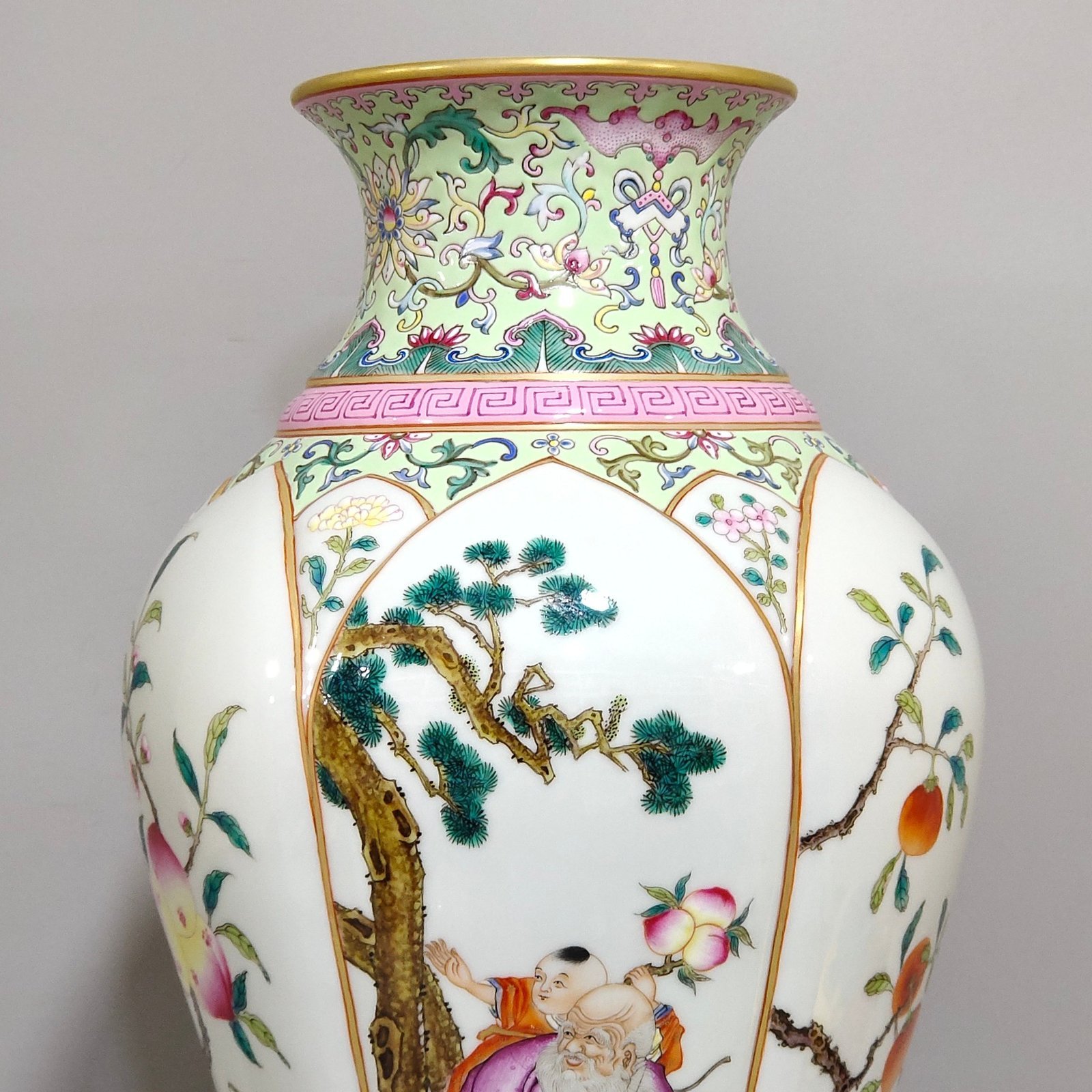 Qing Dynasty Qianlong three-star gift plum vase
