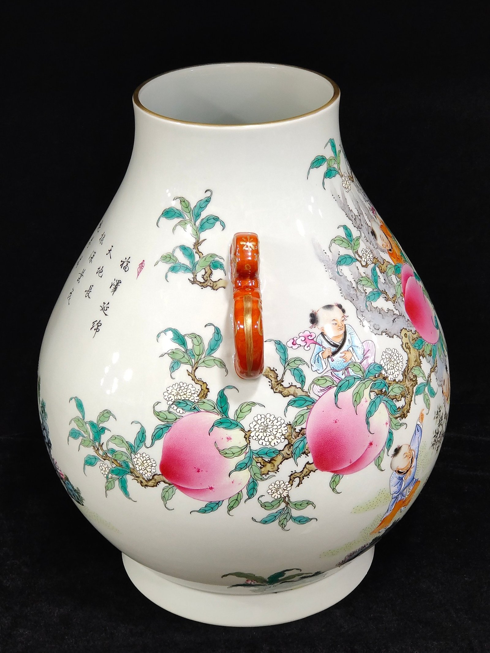 Qing Dynasty Qianlong nine peaches poems about the Buddha bucket
