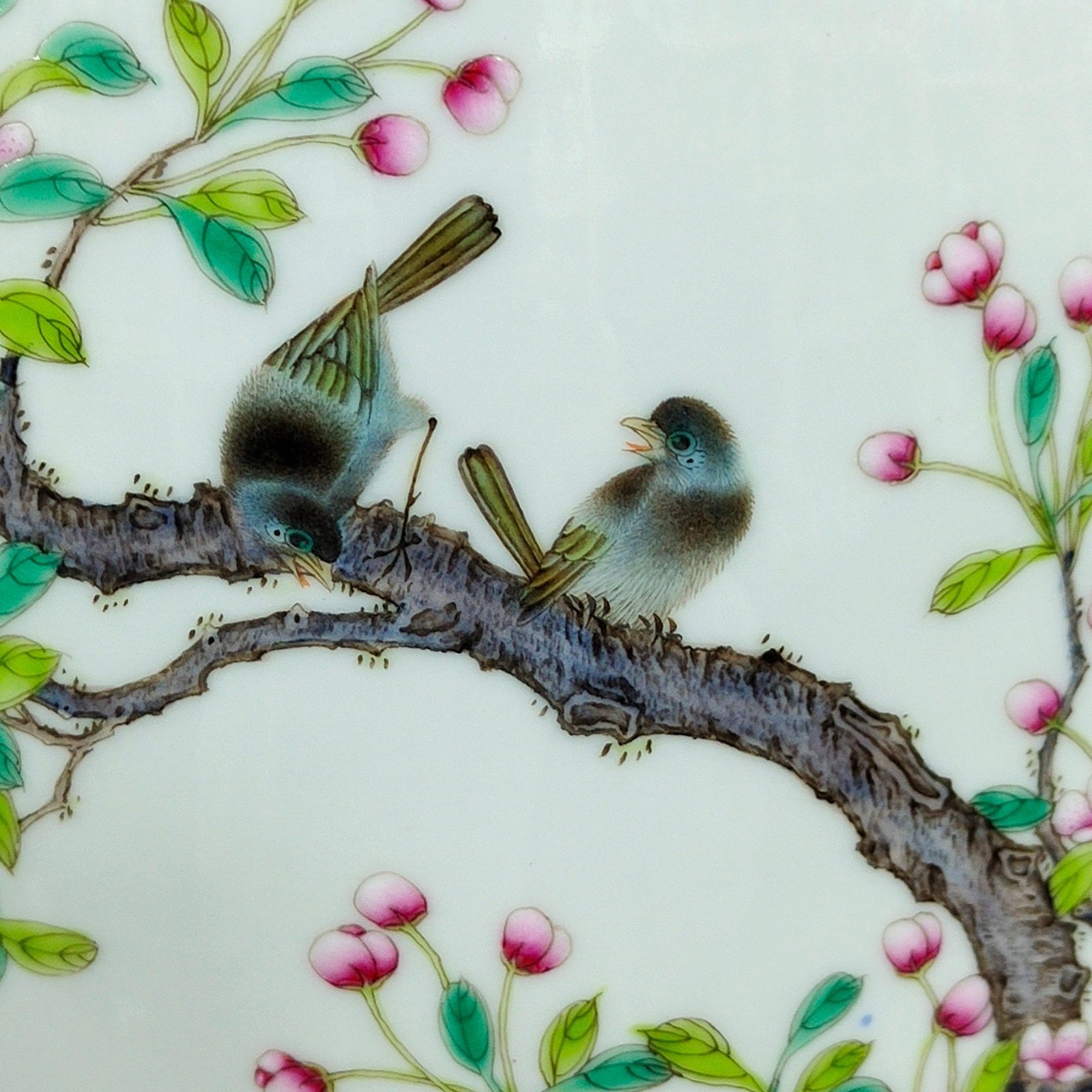 Qing Dynasty Qianlong ninth year of the milling mill window flower and bird vase