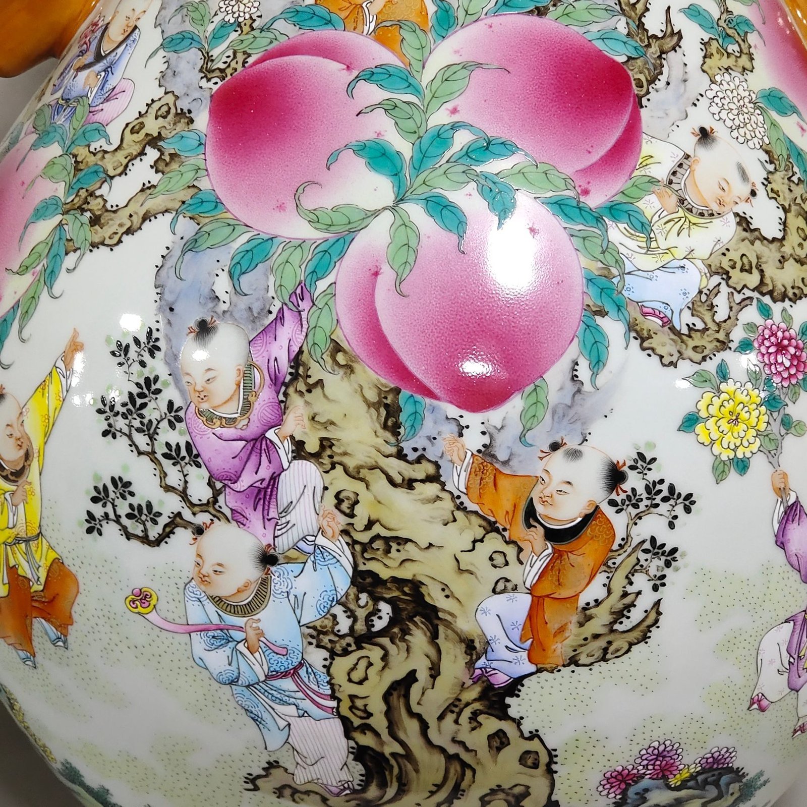 Qing Dynasty Qianlong Nine Peach Nine Boys Flat Peach Deer Head