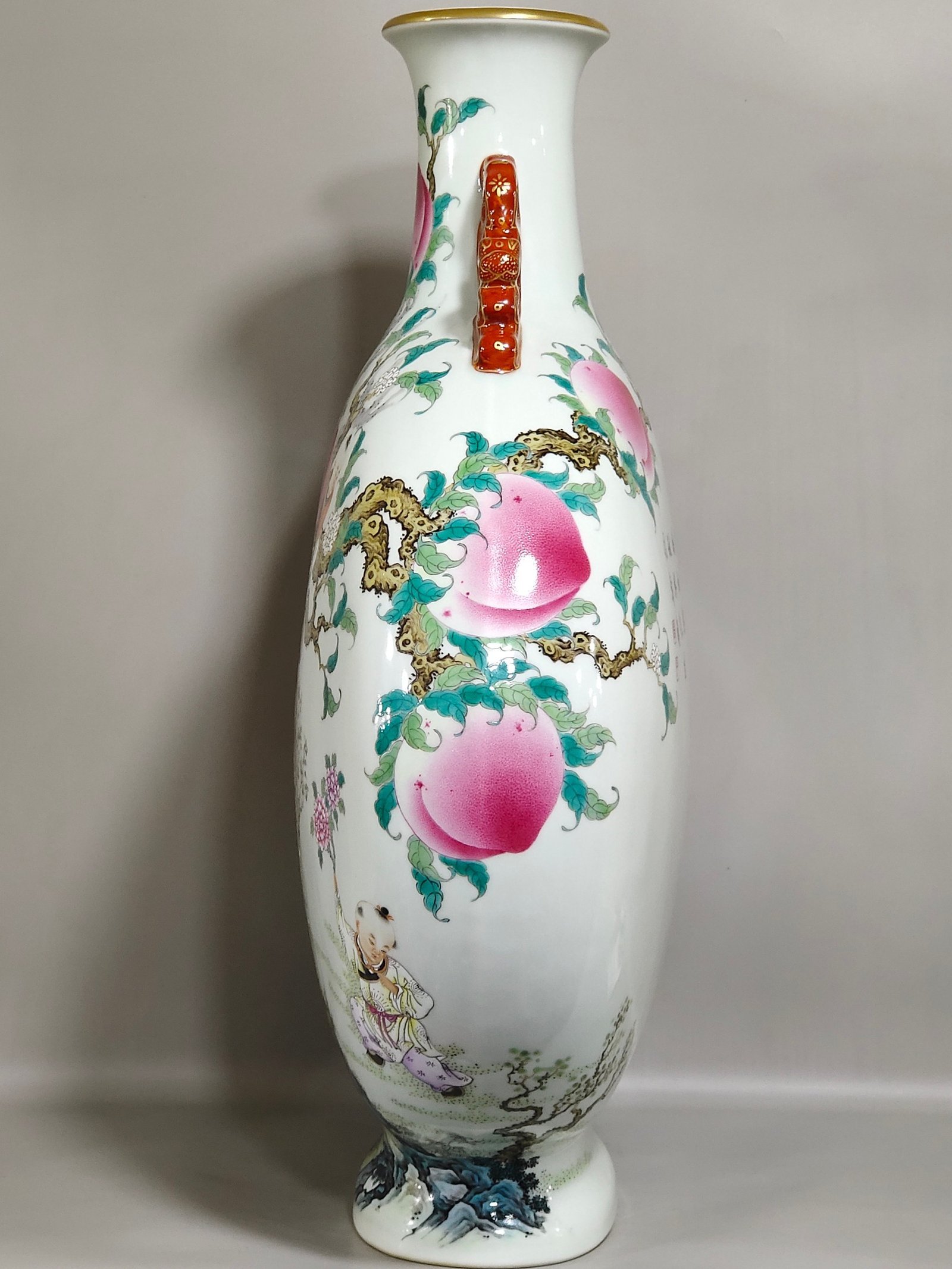Qing Dynasty Qianlong Nine Peach Nine Boys Poems Nine Sons Climbing Peach Large flat vase