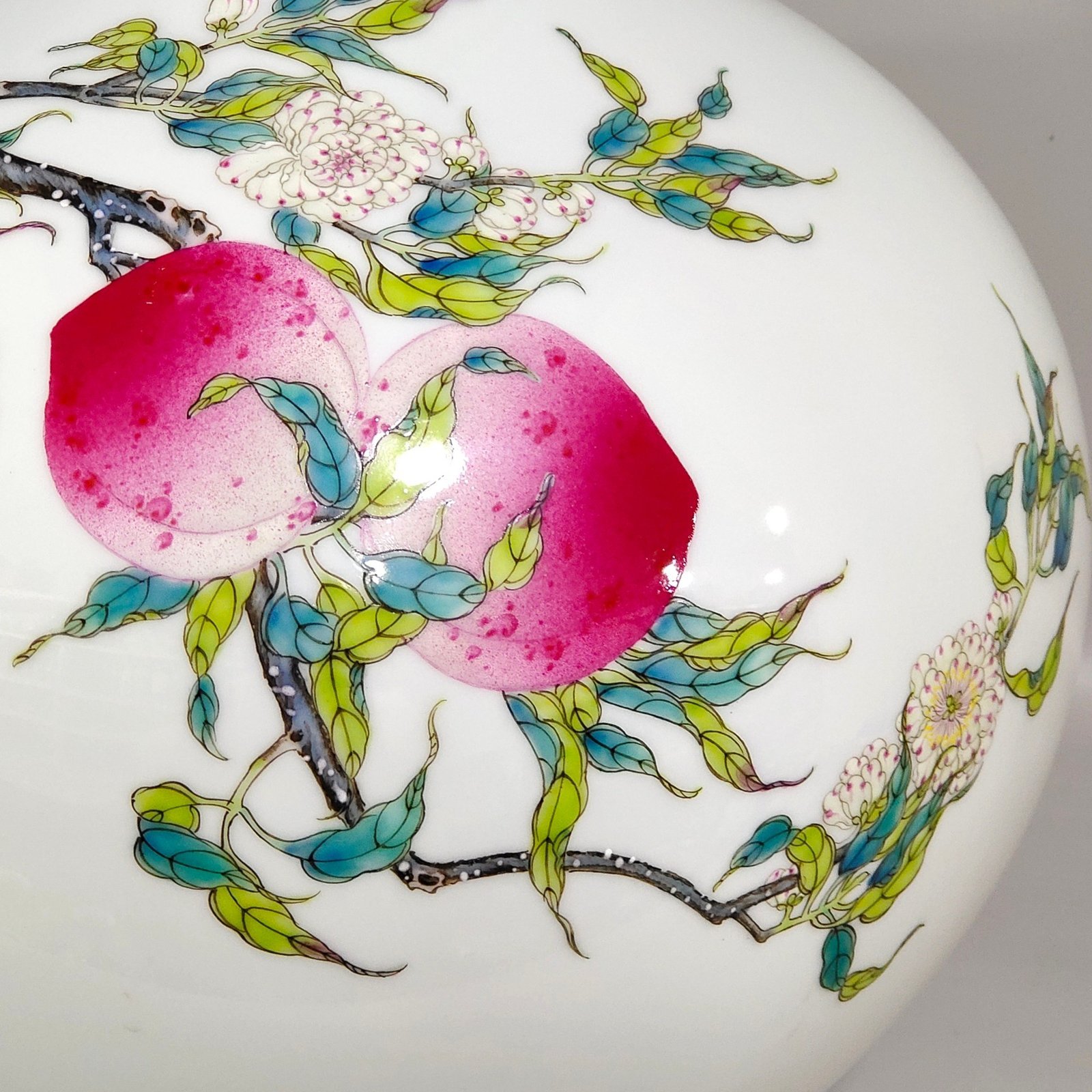 Qing Dynasty Qianlong Nine Peach Celestial Ball Vase