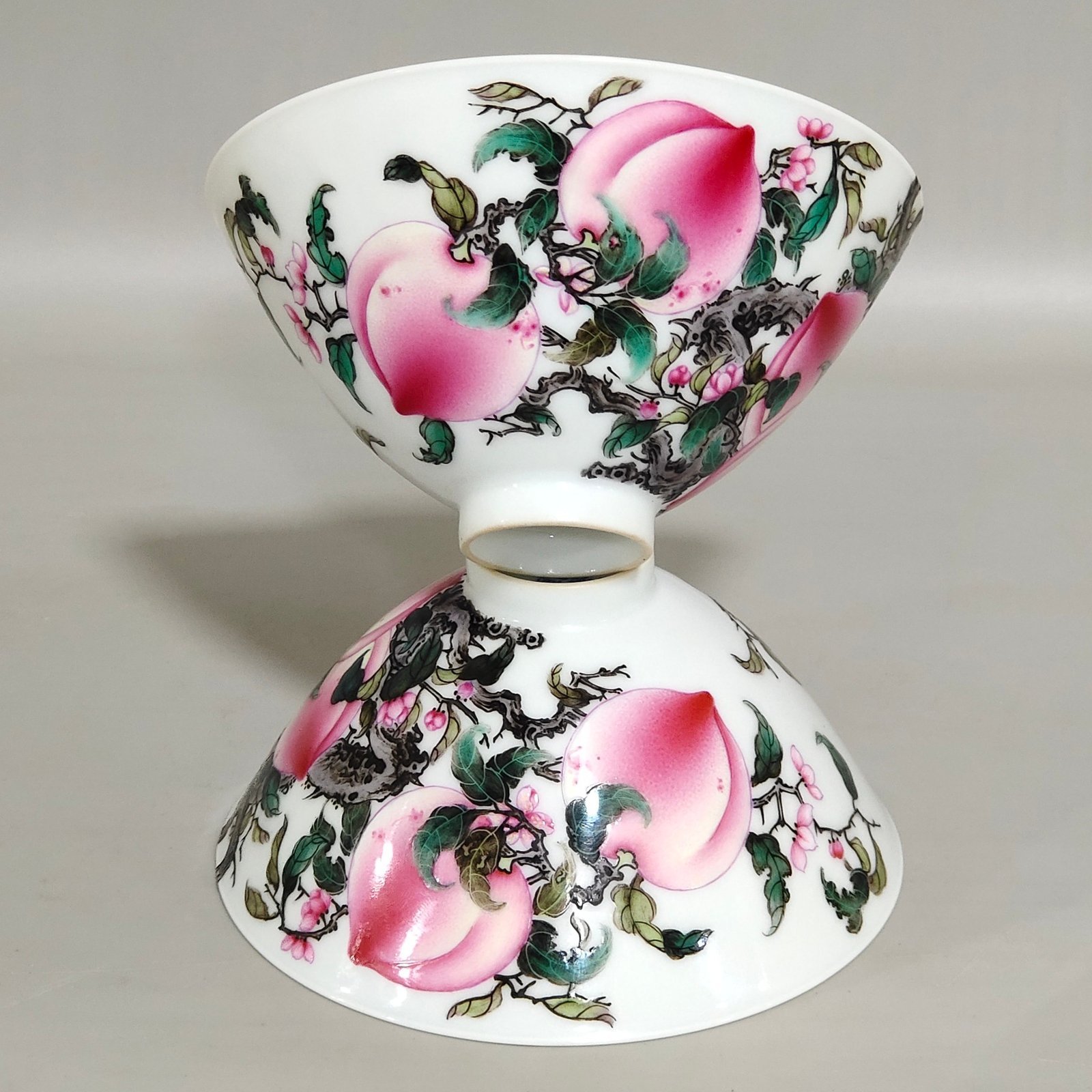 Qing Dynasty Qianlong nine-peach bamboo hat cup