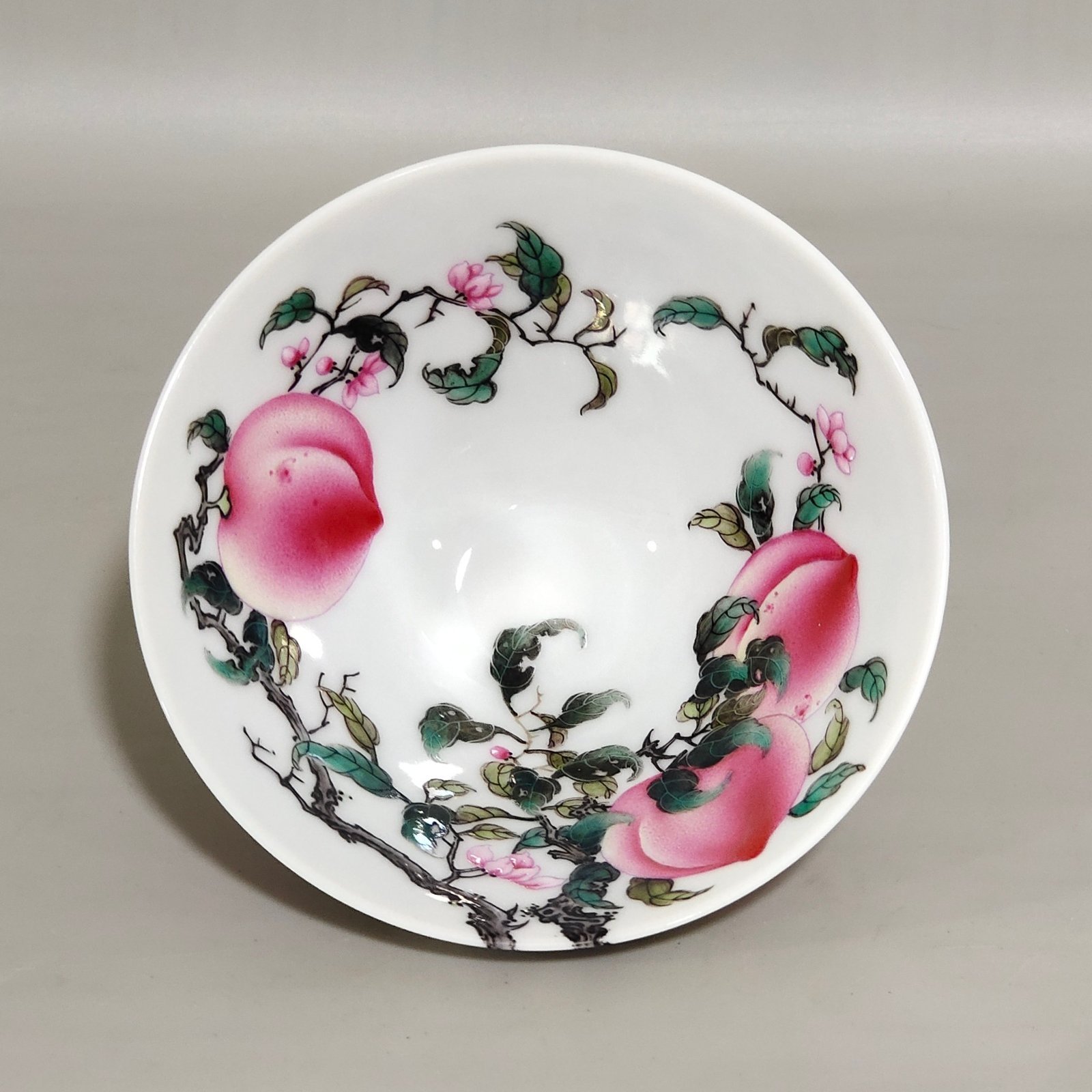 Qing Dynasty Qianlong nine-peach bamboo hat cup
