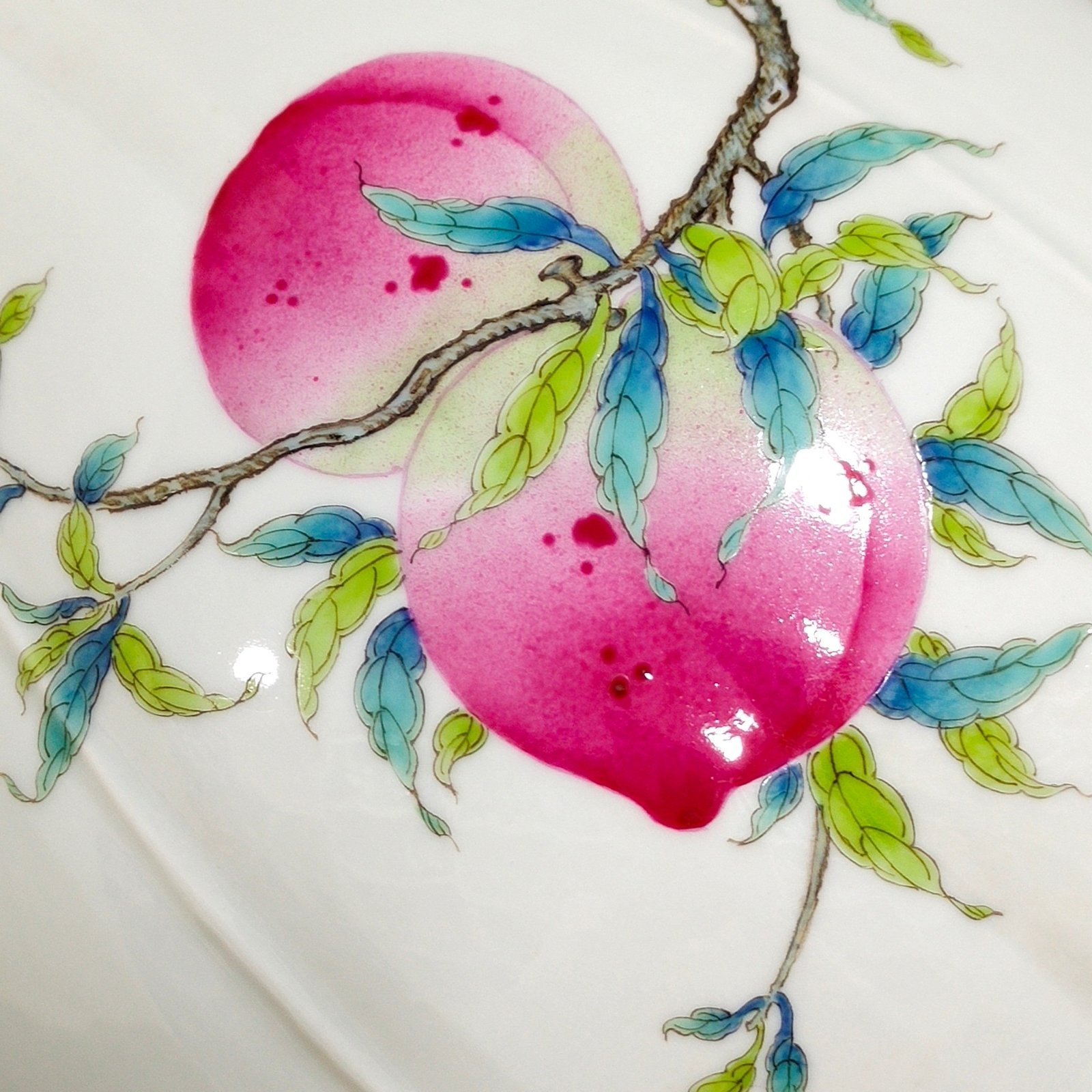 Qing Dynasty Qianlong Nine Peach Melon Lingzun