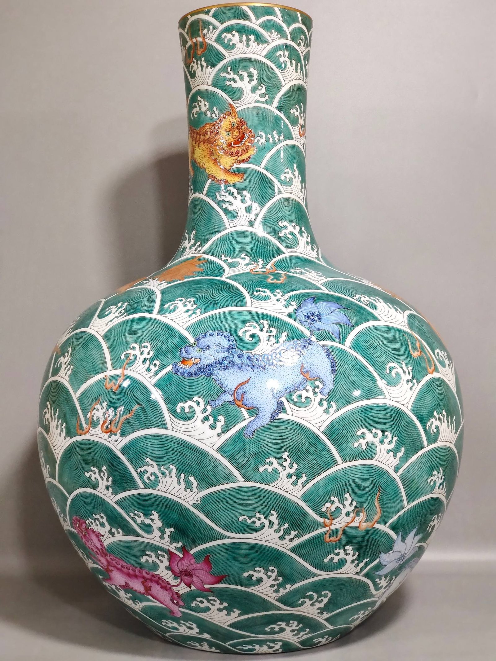 Qing Dynasty Qianlong famille Rose Wishful Celestial Ball Vase