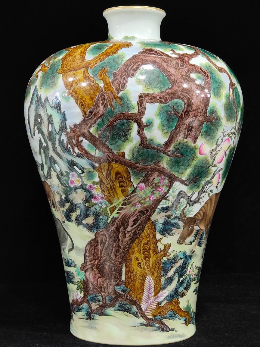 Qing Dynasty Qianlong Five Cows Plum Vase