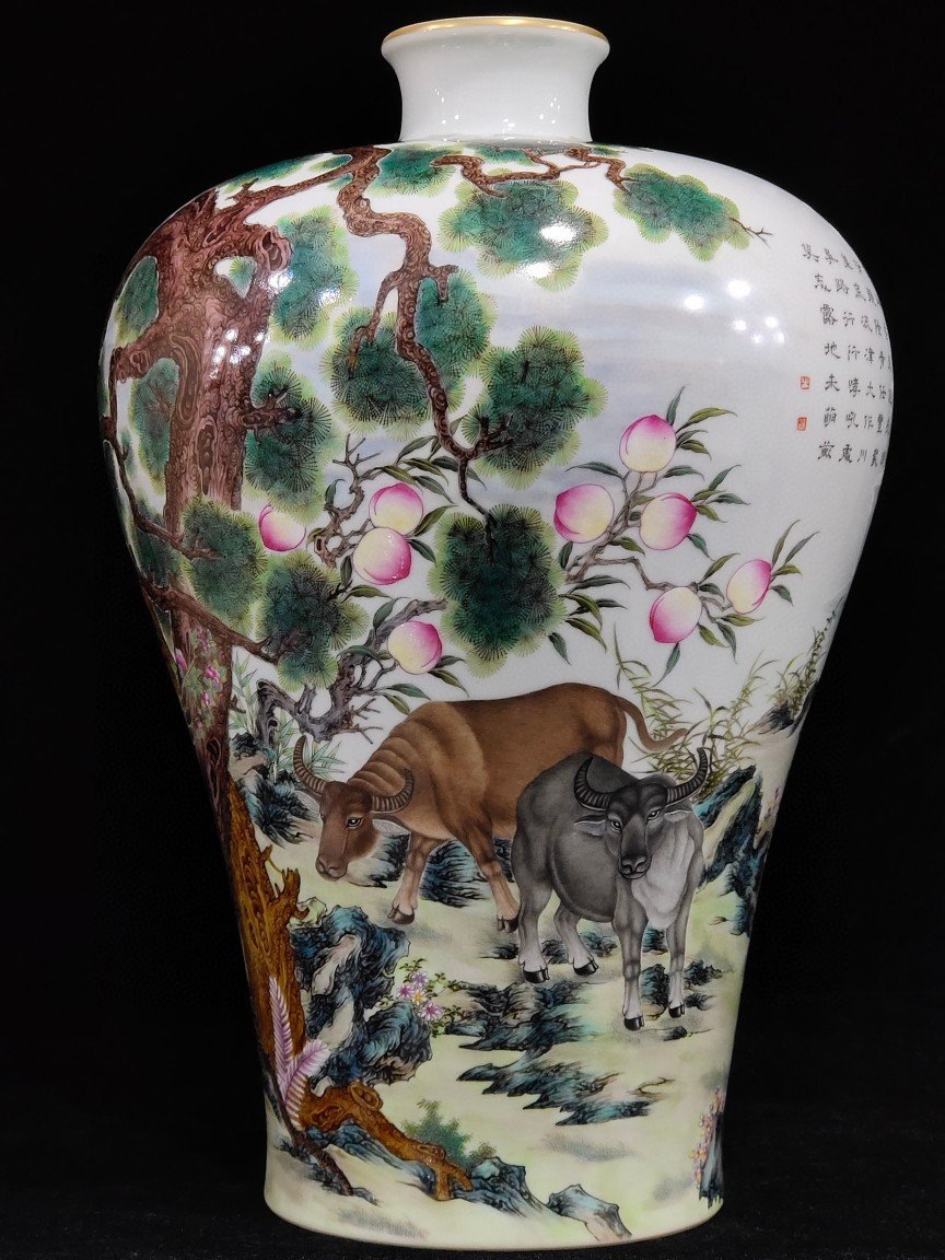 Qing Dynasty Qianlong Five Cows Plum Vase