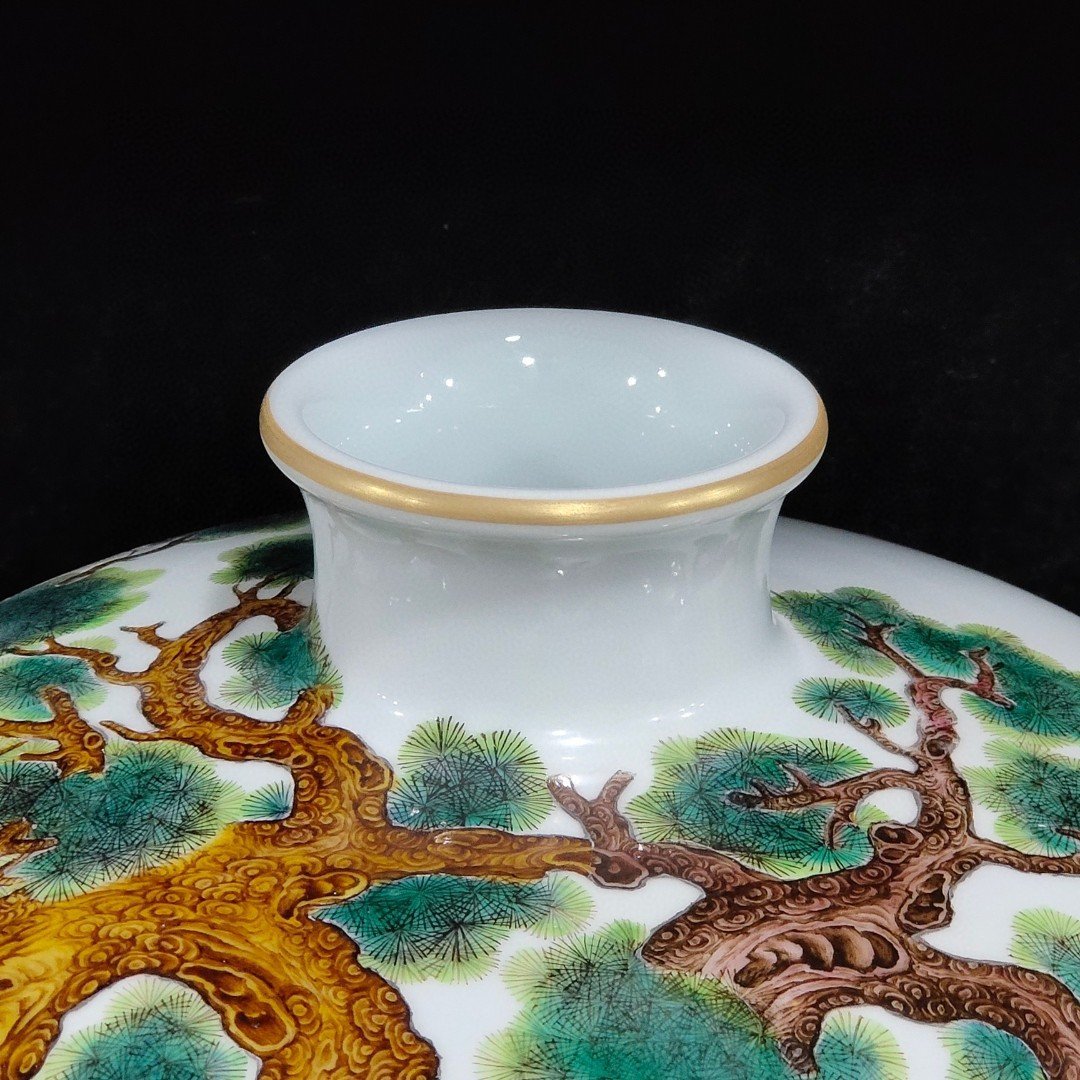 Qing Dynasty Qianlong Five Cows Plum Vase