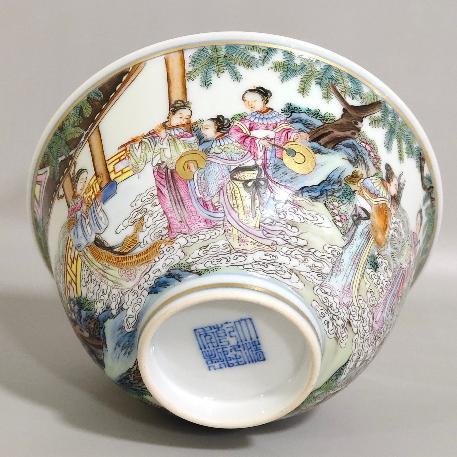 Qing Dynasty Qianlong figure landscape painted bowl