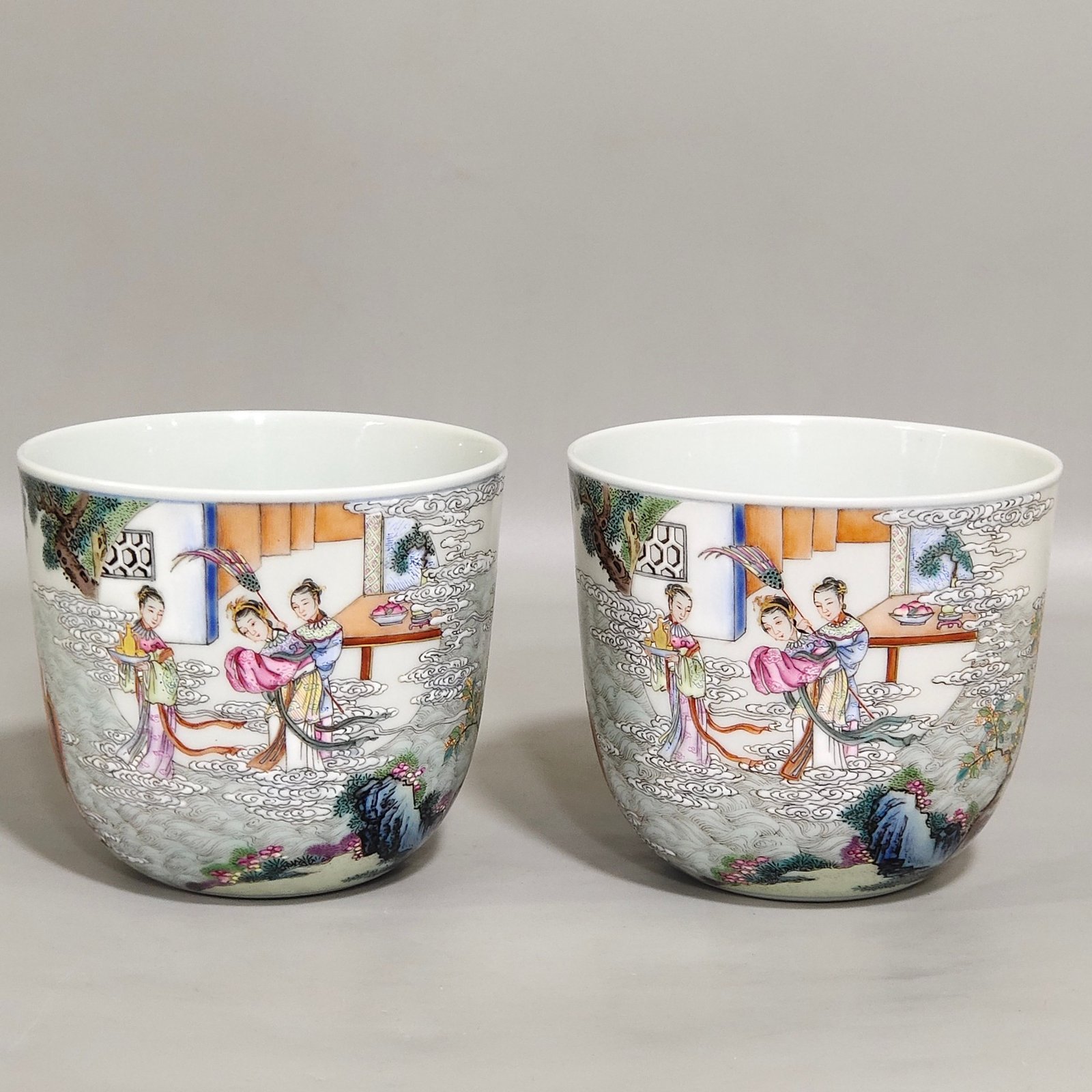 Qing Dynasty Qianlong famille rose porcelain bowl