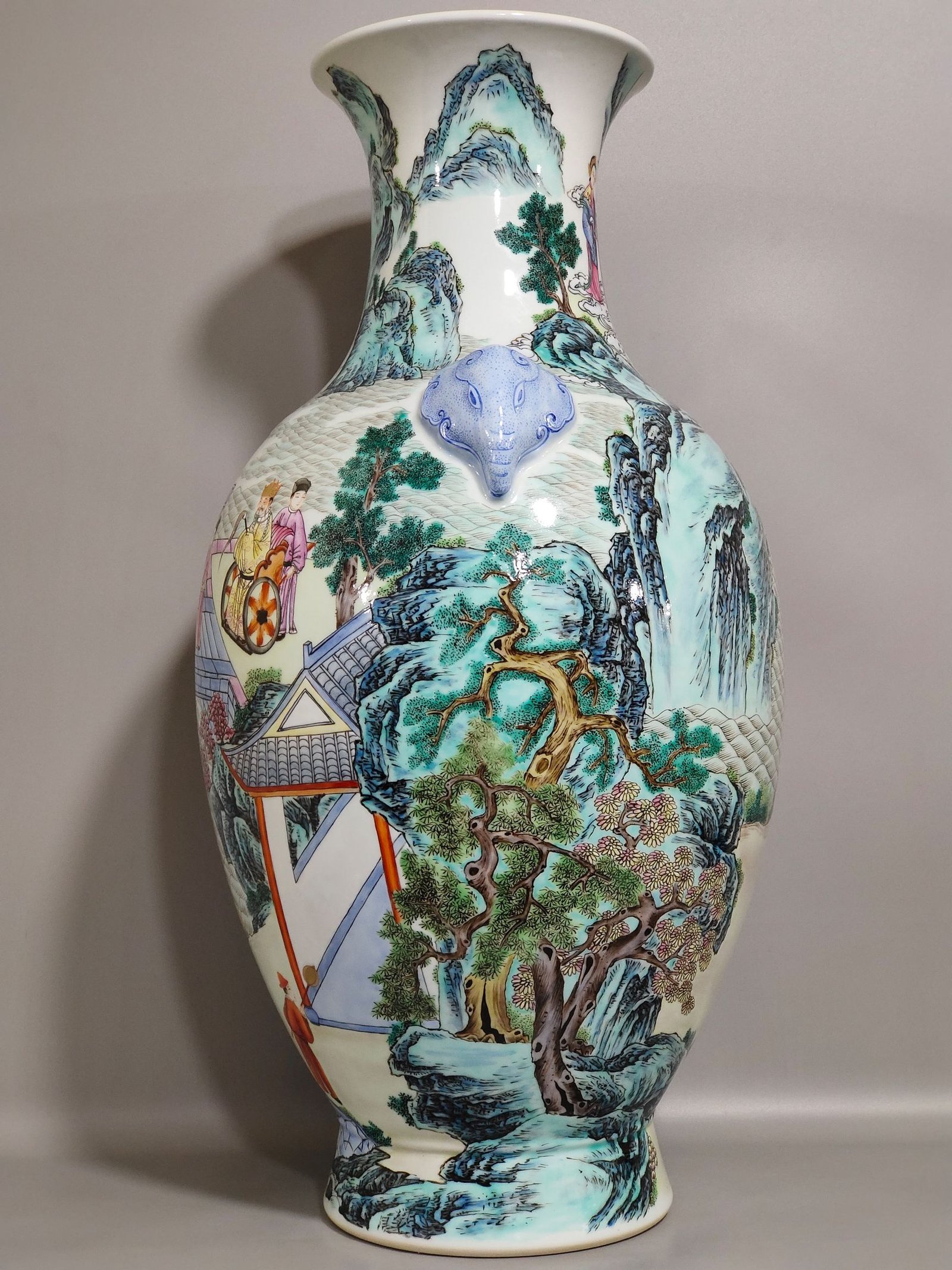 Qing Dynasty Qianlong character story amphora