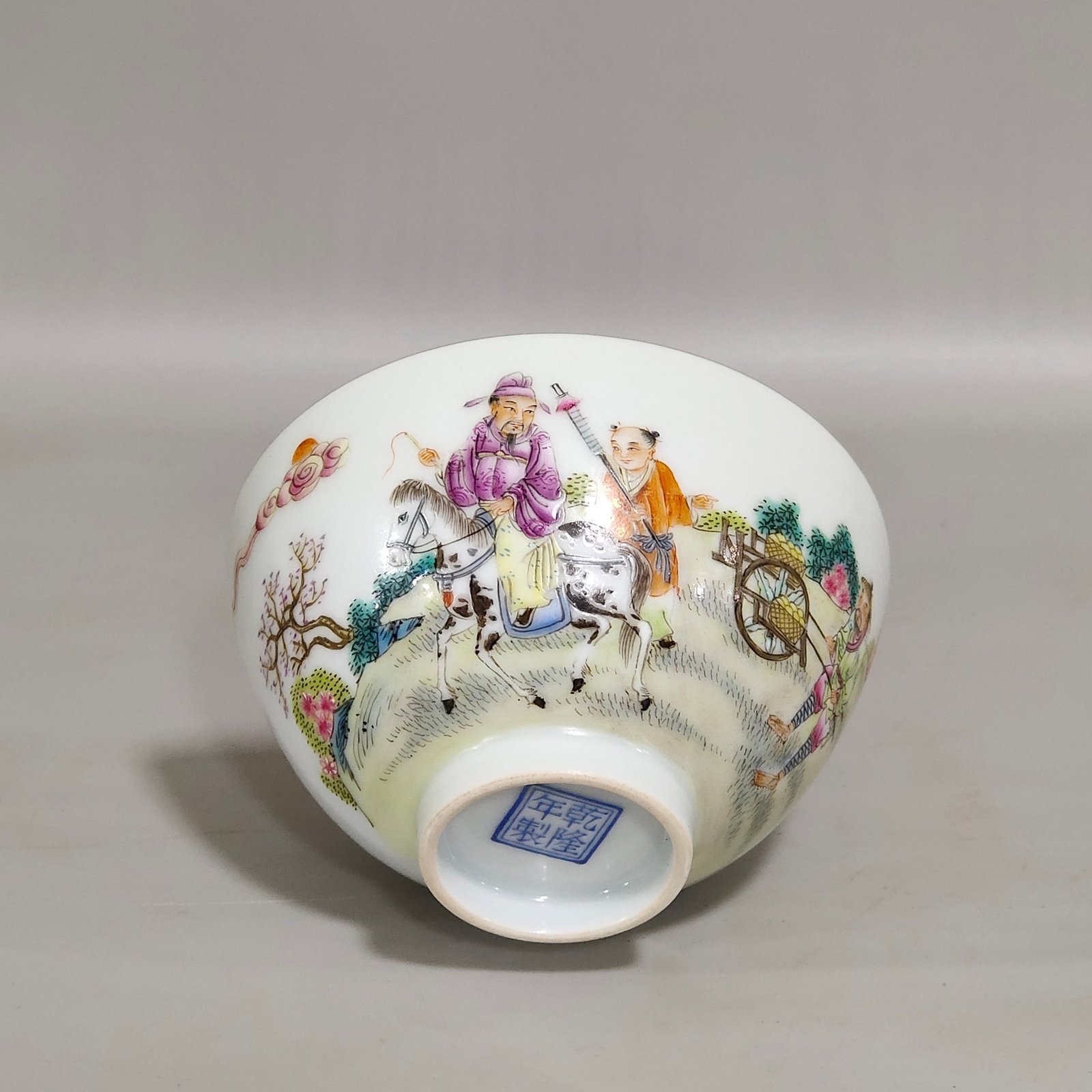 Qing Dynasty Qianlong character story story cup