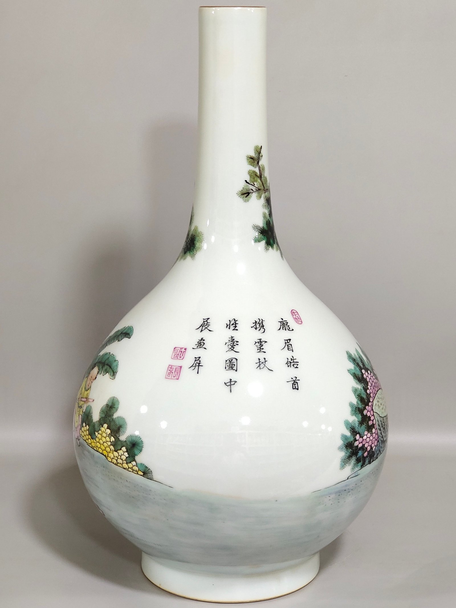 Qing Dynasty Qianlong character story picture inscribed poem long-necked bottle
